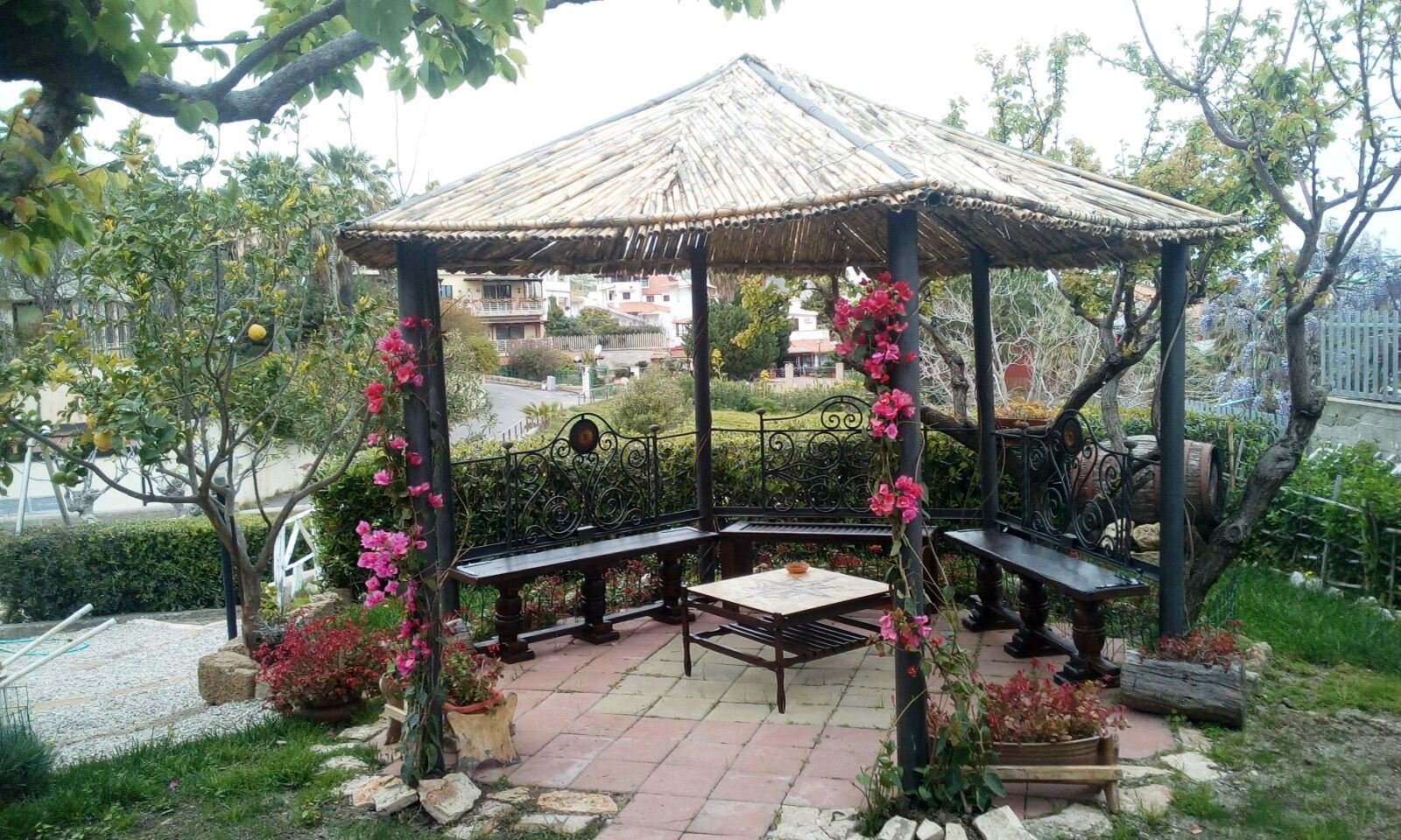 B&B Magna Grecia - B&B con parcheggio a due passi dal mare