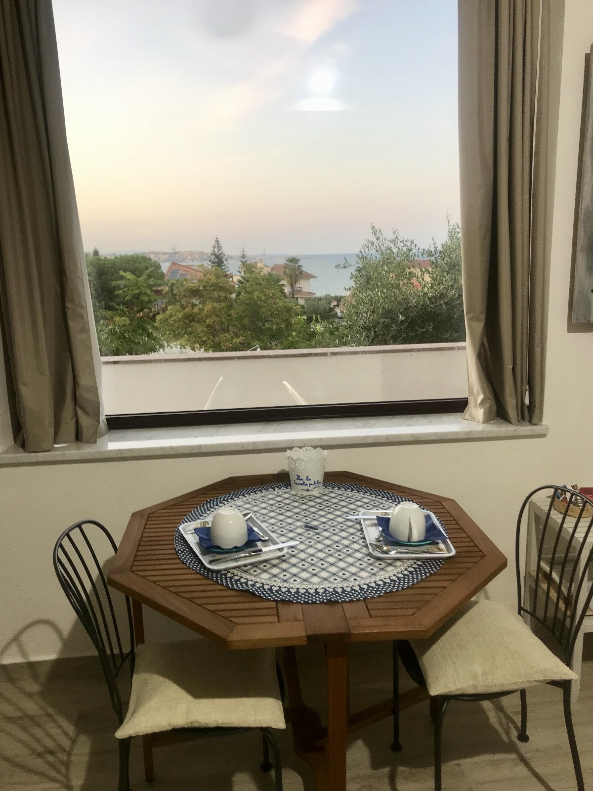 B&B Magna Grecia - B&B con parcheggio a due passi dal mare