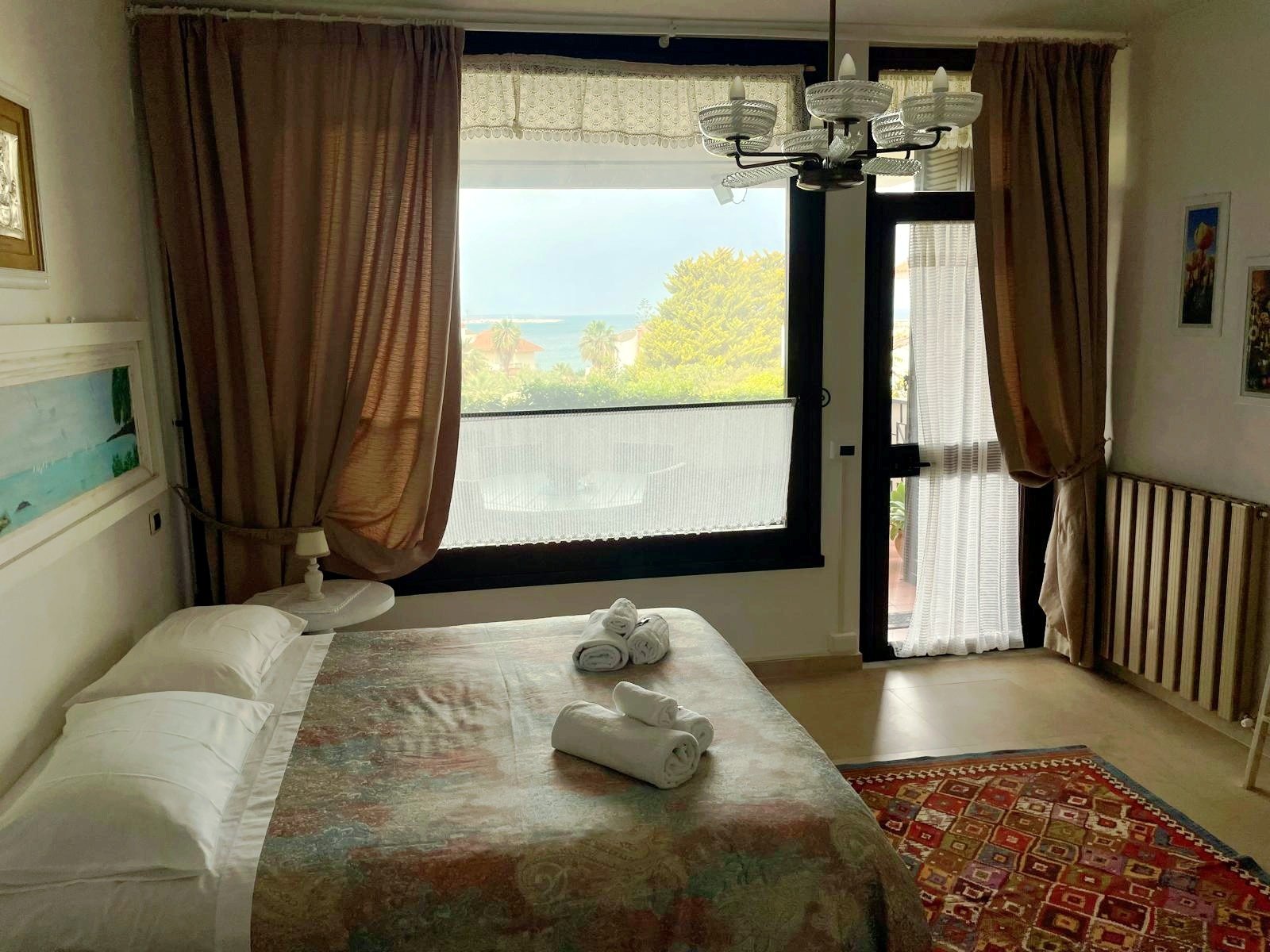 B&B Magna Grecia - B&B con parcheggio a due passi dal mare