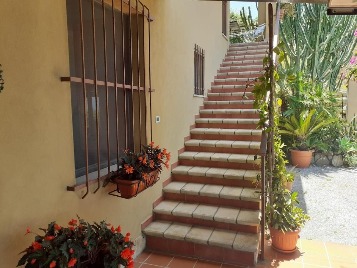 APPARTAMENTO CON GIARDINO PANORAMA MARE MOZZAFIATO