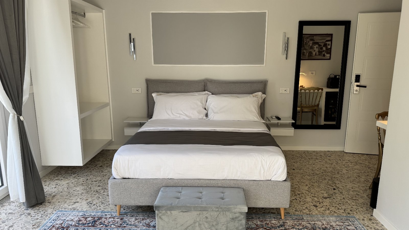 AC GOLD B&B BOUTIQUE ROOMS & SUITE