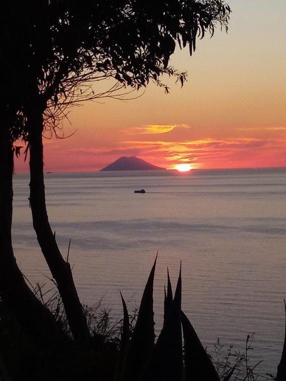 APPARTAMENTO CON GIARDINO PANORAMA MARE MOZZAFIATO