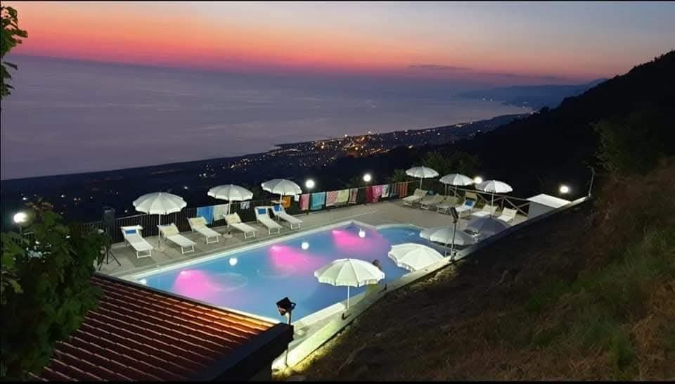 Agriturismo a Paola vicino al Santuario San Francesco e vicino al mare con piscina ristorante pizzeria fattorie didattiche