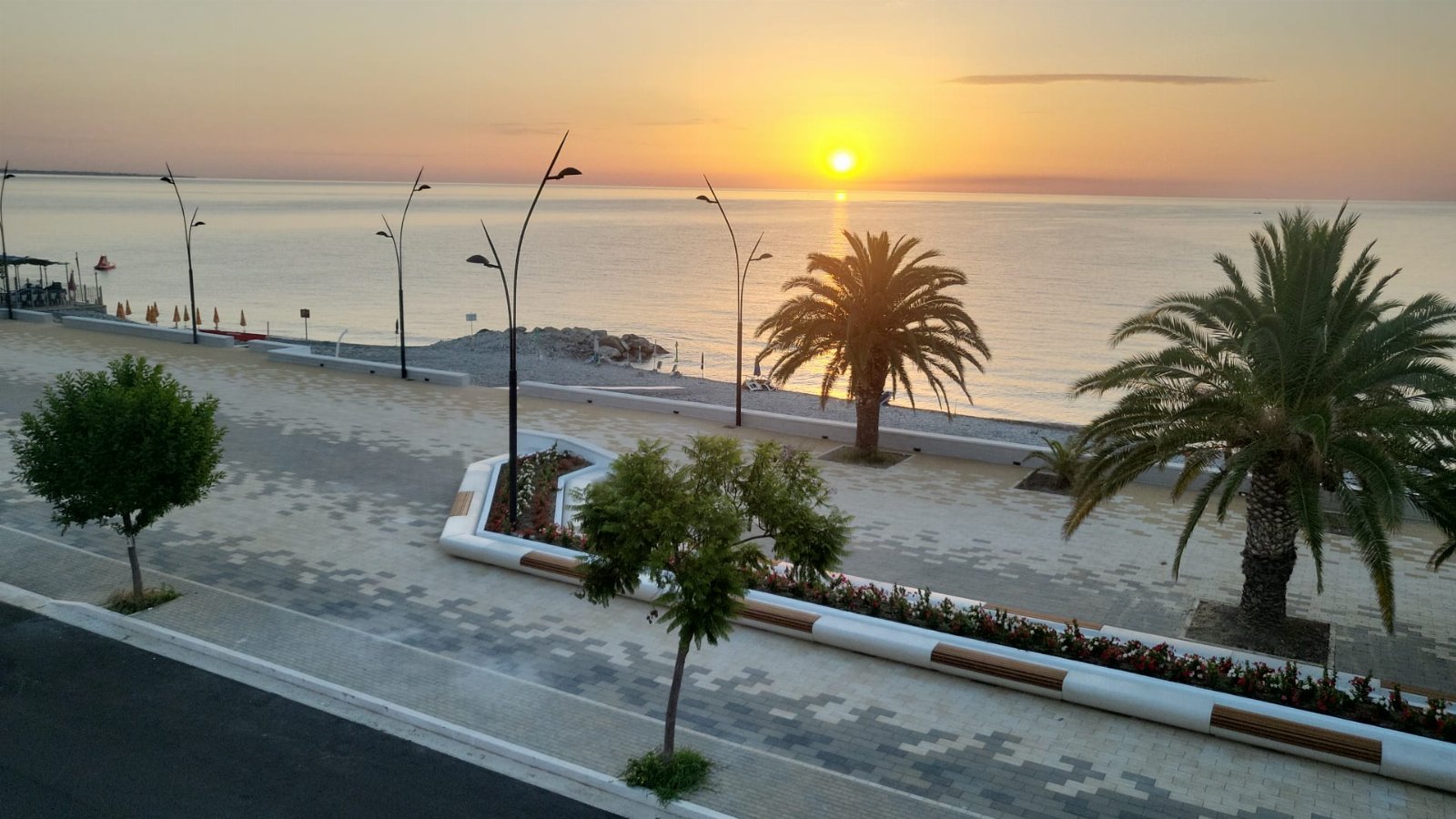 FRONTE MARE ECOSOSTENIBILE