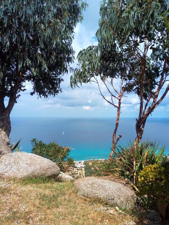 APPARTAMENTO CON GIARDINO PANORAMA MARE MOZZAFIATO