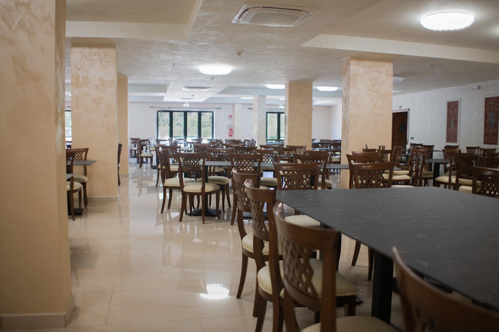 Hotel 3 stelle con camere vista mare, sala ristorante e location per eventi a Briatico, sulla Costa degli Dei.