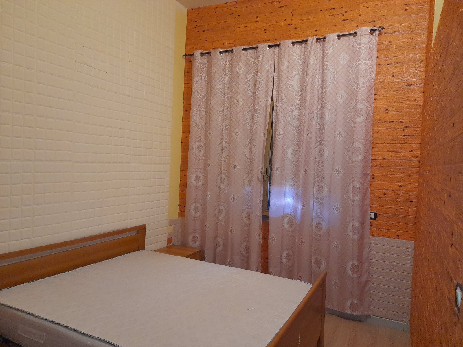 Villa a schiera al pianterreno con guard