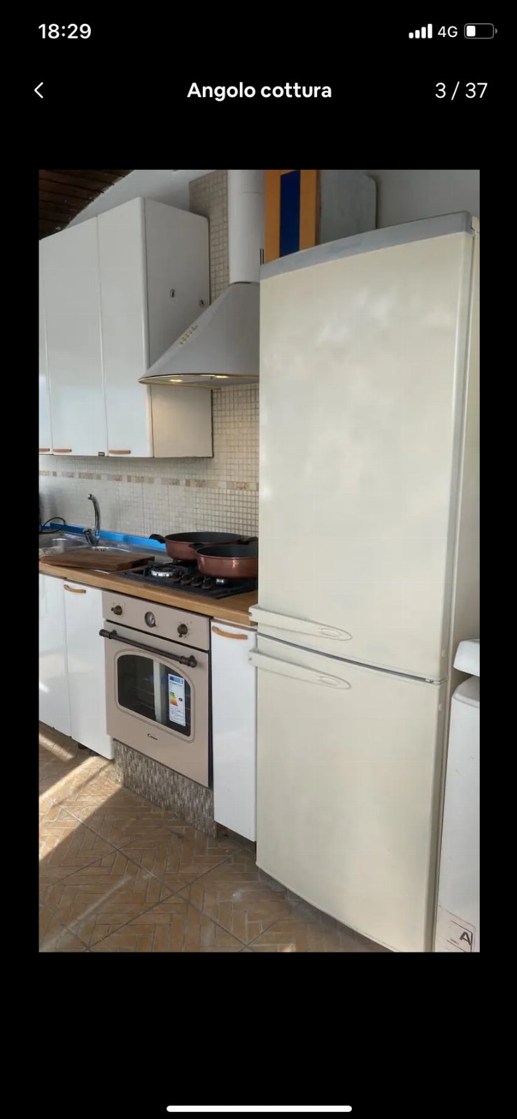 Casa con 3 camere da letto , bagno , cucina a vista e terrazza panoramica. Con tutti i confort, climatizzatori , barbecue, arredo terrazzo