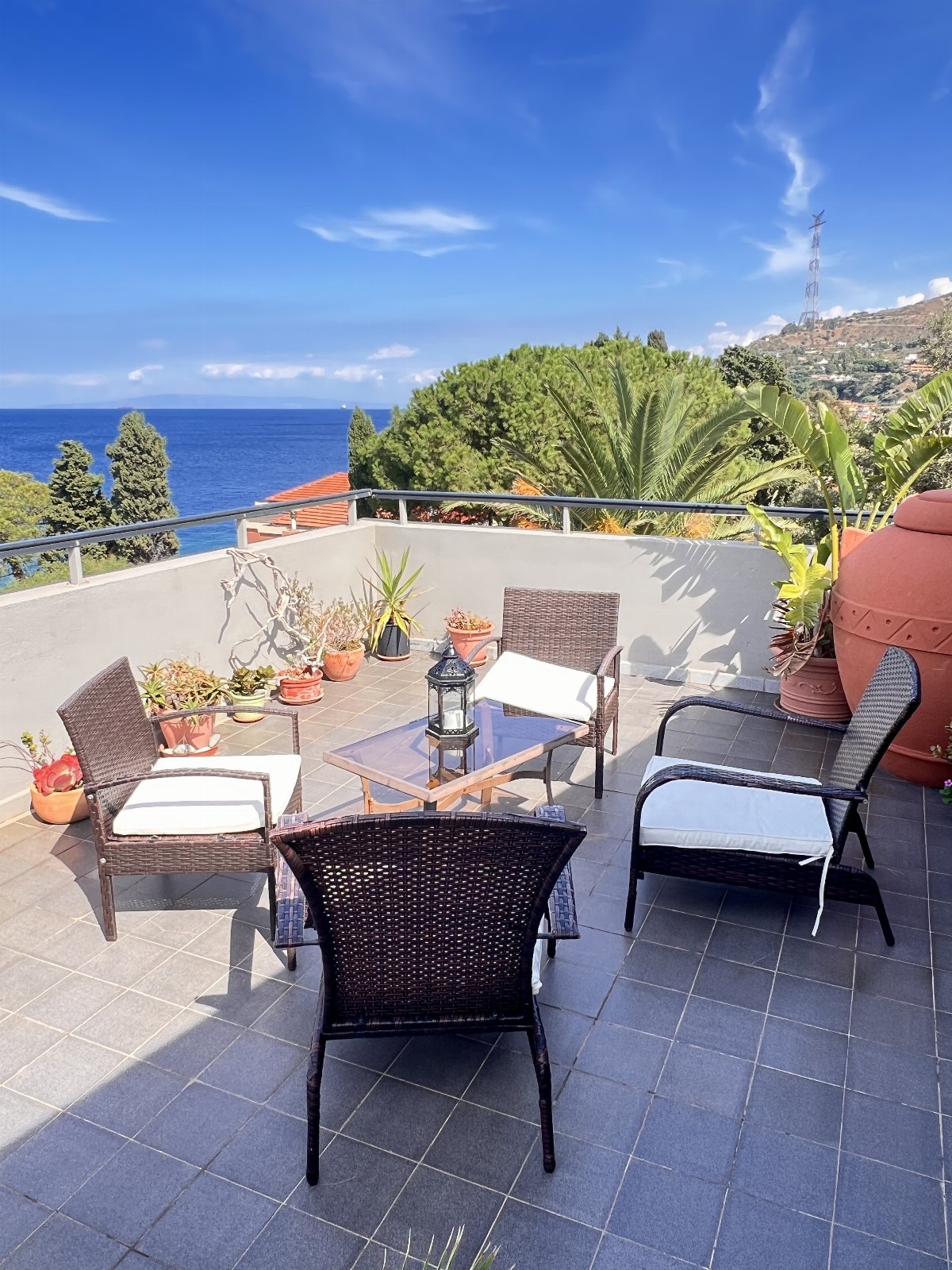 Panoramicissimo appartamento sullo Stretto