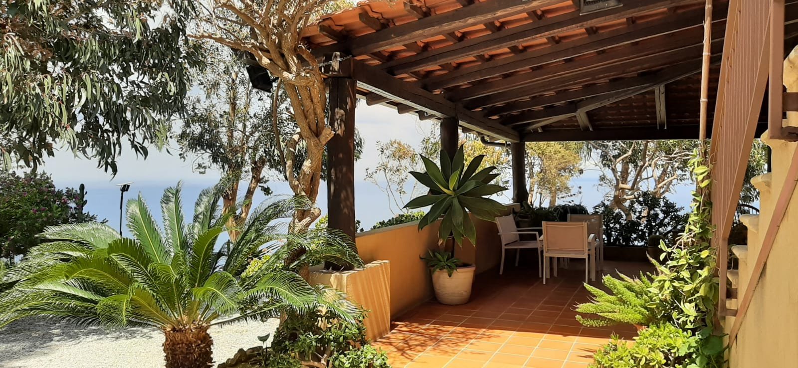 APPARTAMENTO CON GIARDINO PANORAMA MARE MOZZAFIATO