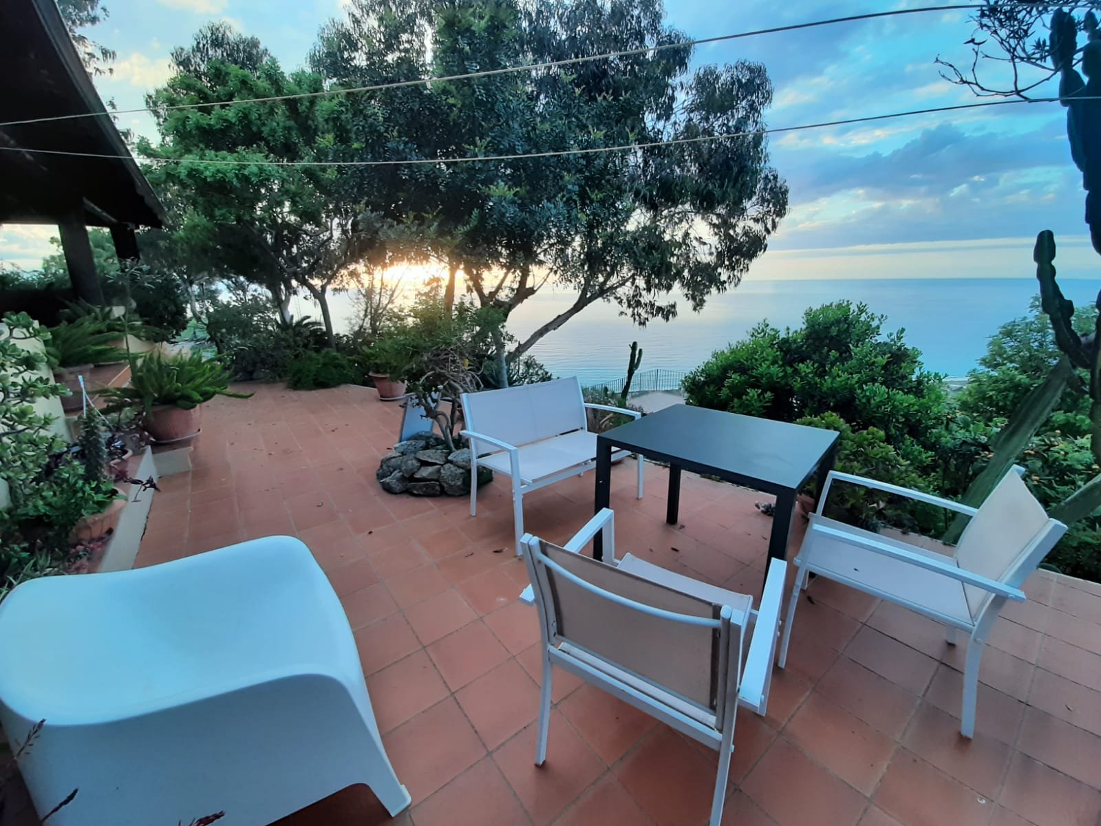 APPARTAMENTO CON GIARDINO PANORAMA MARE MOZZAFIATO