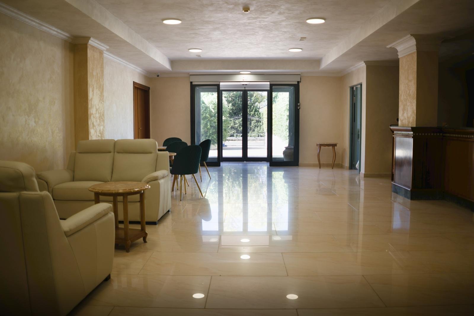 Hotel 3 stelle con camere vista mare, sala ristorante e location per eventi a Briatico, sulla Costa degli Dei.