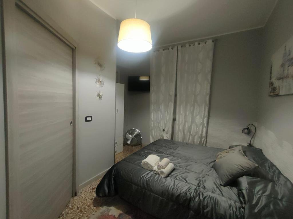 Al centro, VICINO OSPEDALE PUGLIESE DULBECCO E STADIO NICOLA CERAVOLO